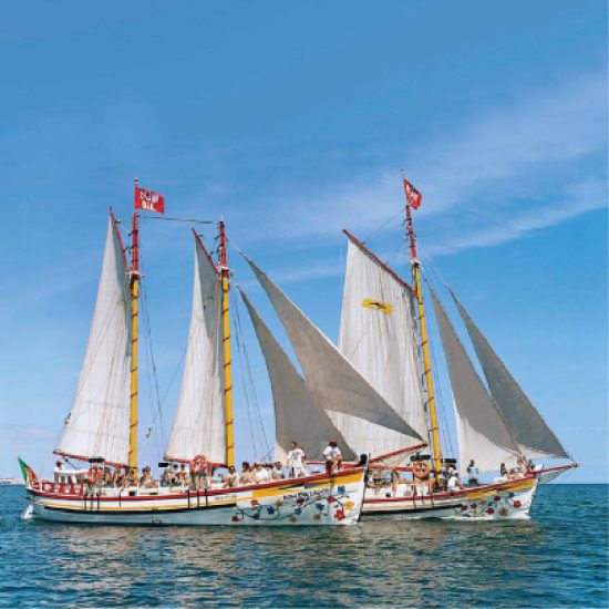 <img width="50%" src="https://www.bomdiaboattrips.com/wp-content/uploads/2020/02/40-years-bomdia.png" alt=""><br><a href="https://www.bomdiaboattrips.com/wp-content/uploads/2020/06/clean-safe-pt.pdf"><img width="50%" src="https://www.bomdiaboattrips.com/wp-content/uploads/2020/07/clean-and-safe.png" alt=""></a>